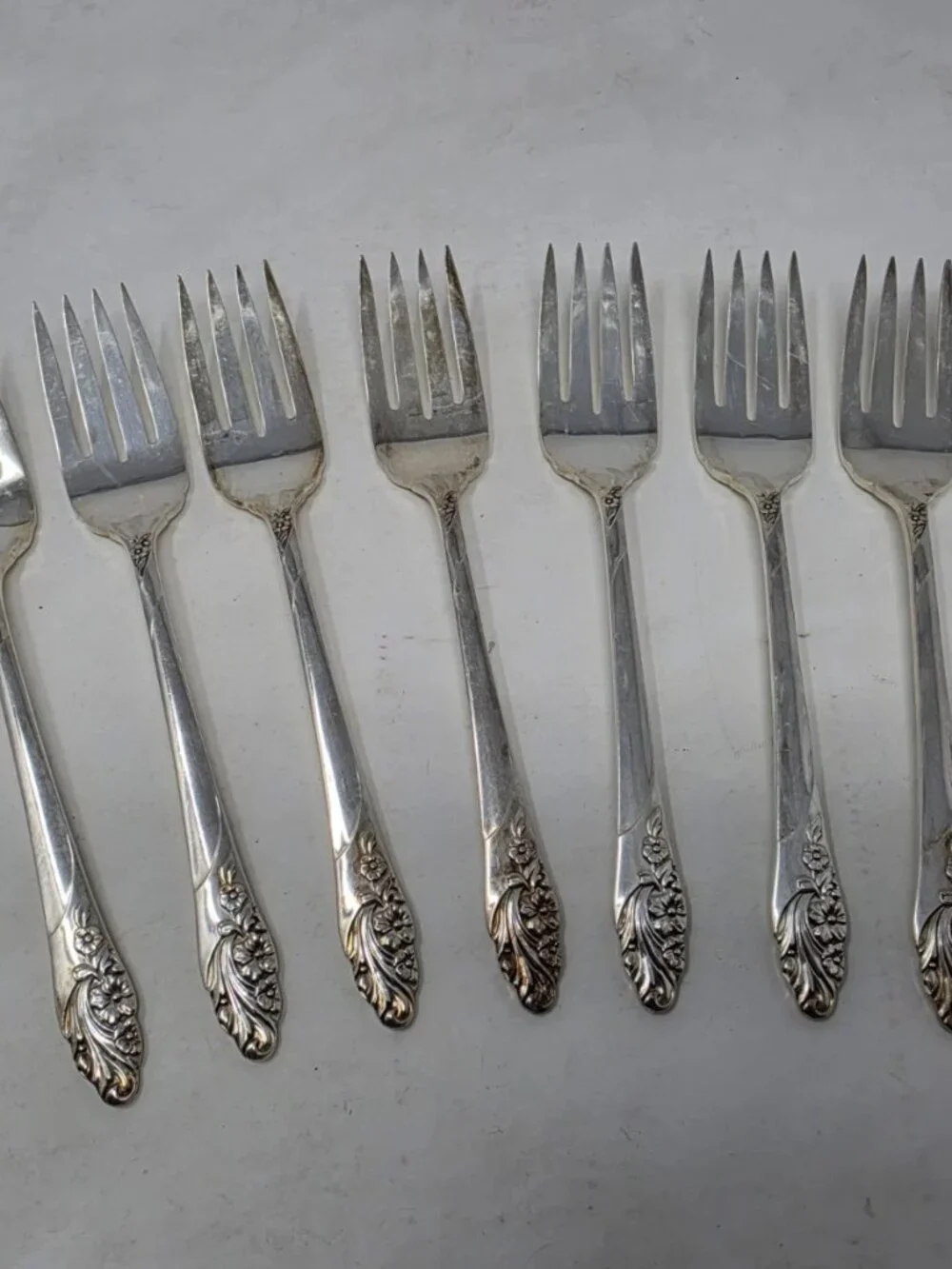 54 Piece Oneida Community Evening Star SILVERPLATE Flatware Set In Bakelite Case